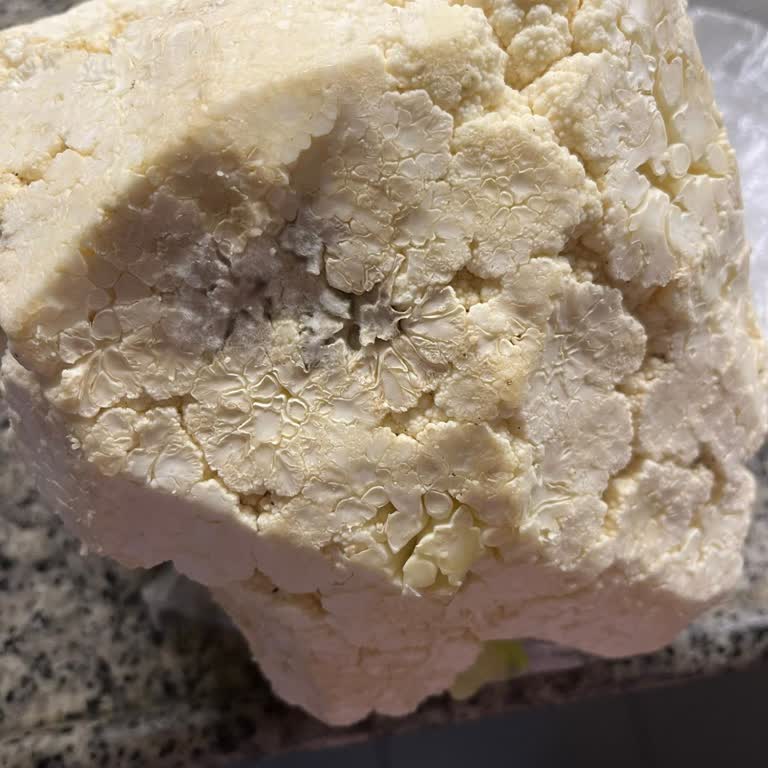 Siparişte Çürük Karnabahar Gönderildi, Ücret İadesi Talep Ediliyor