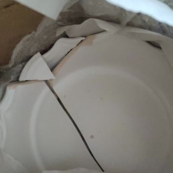 Kırık Tabak Seti Teslim Alındı, Firma Sorunla İlgilenmiyor