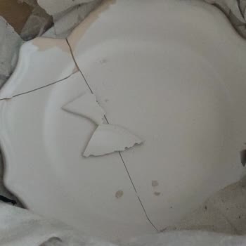 Kırık Tabak Seti Teslim Alındı, Firma Sorunla İlgilenmiyor