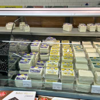 Markette Küflü Ve Kirli Peynir Satışı Ve İhmalci Yaklaşım