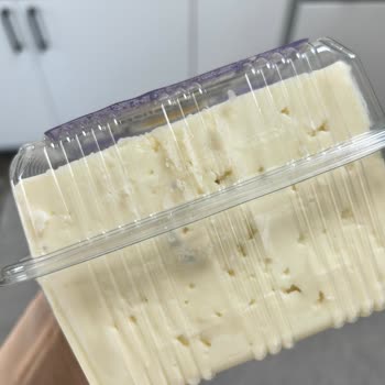 Markette Küflü Ve Kirli Peynir Satışı Ve İhmalci Yaklaşım