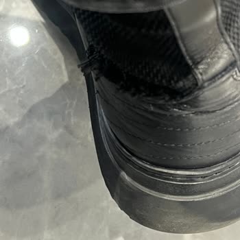 Yeni Botum Bir Ay İçinde Yırtıldı, Kullanıcı Hatası İddiası Beni Hayal Kırıklığına Soktu