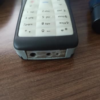 Sıfır Ve Orijinal Dediği Telefon Kullanılmış Ve Arızalı Geldi, Tam İade Talebi