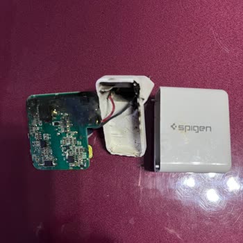 Serious Safety Hazard Complaint – Spigen Quick Charge 3.0 Charger