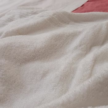 Hijyen Ve Güvenlik Sorunlu Oda, Booking.com'dan Yetersiz Destek