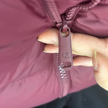 Calvin Klein Montunun Fermuar Metal Kaplamasının Çabuk Soyulması