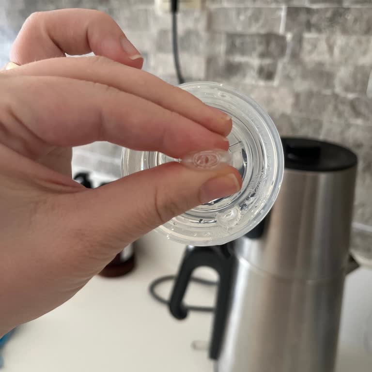 Mini Miracles Hut Como Tomo Bebek Biberonu Ağız Kısmı Parçalandı