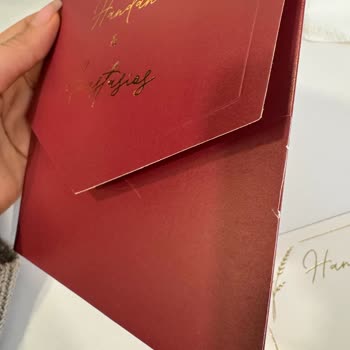 Ücretine Uygun Olmayan Davetiyeler, Yanıtsız İletişimsizlik