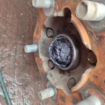 Mitsubishi Fuso Aks Arızası Parça Eksikliği Nedeniyle Garanti Onarımında Uzun Gecikme Ve İş Kaybı