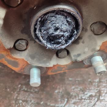 Mitsubishi Fuso Aks Arızası Parça Eksikliği Nedeniyle Garanti Onarımında Uzun Gecikme Ve İş Kaybı