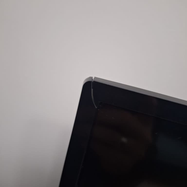 Kırık Çerçeve Ve Kontrol Eksikliğiyle 2 Aylık Televizyon Mağduriyeti