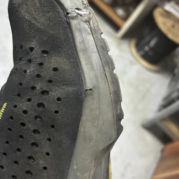 Hepsiburada'dan UVEX İş Ayakkabısında Erken Tabanda Delik Oluşması