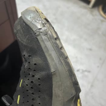 Hepsiburada'dan UVEX İş Ayakkabısında Erken Tabanda Delik Oluşması