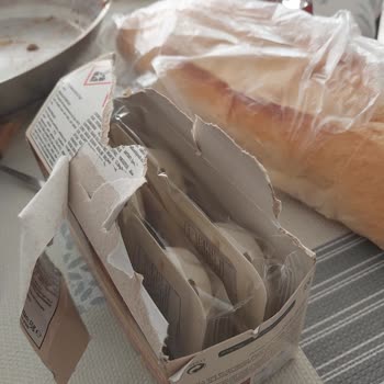 Hasarlı Paket Ve Açılmış Yem Şikayeti