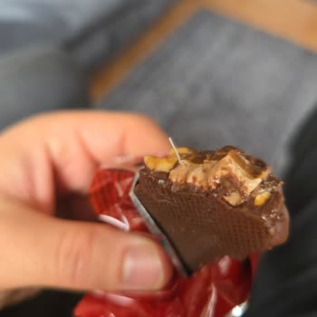 Eti Canga Çikolatasında İpe Benzer Yabancı Nesne