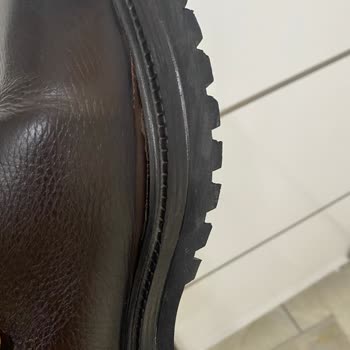 Agah Ayakkabı’dan Aldığım Botların Tabanı Açıldı, İade İstiyorum