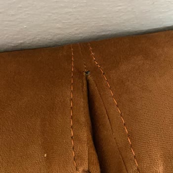 Garanti Süresindeki Çöken Koltuk Ve Sökülen Döşeme, İlgisiz Satış Sonrası Destek