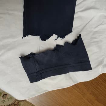 Samsung Çamaşır Makinesinde Kıyafet Yırtılması Ve Değişim Talebi