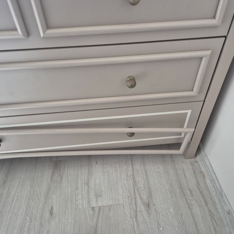 Şifonyerde Montaj Hatası: Hızlı Onarım Talebi