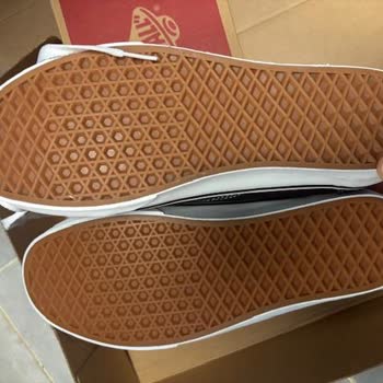 Aynı Siparişte Farklı Seri Numaralı Ve Renk Tonlu Ayakkabılar Gönderildi