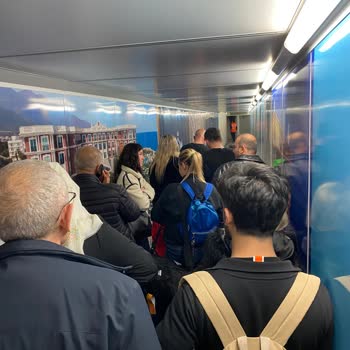 Uzun Gecikme Ve Kaba Üslup Nedeniyle Tazminat İstiyorum