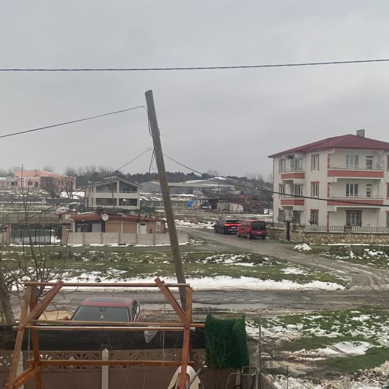 Bahçemdeki Tehlikeli Türk Telekom Direği Ve Cevapsız Müşteri Hizmetleri