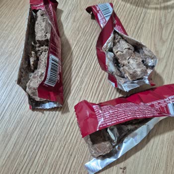 Van İpekyolu Şok'ta Satılan Tadelle Çikolatası Bozulmuş Ve Sağlık Riski Oluşturuyor