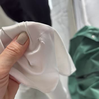 Dcey Akaretler'den Kiralanan Elbise Kirli Ve Yırtık, Cevapsız Müşteri Hizmeti
