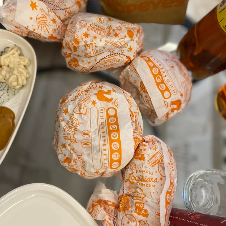 Sipariş Notlarına Uymayan Ve Soğuk, Eksik Hamburger