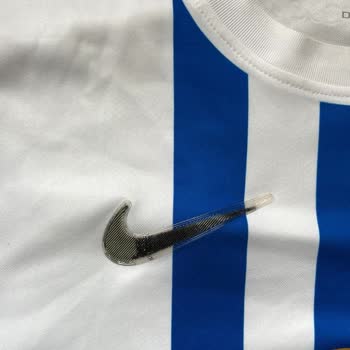 Atmaca Spor Mağazası İki Adet Arma Kendiliğinden Sökülüp Düştü