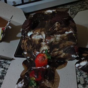 Acarlar Fırın Kafe'den Gelen Pastanın Yarısı Eksik, İade Ve Değişim Reddedildi