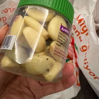 Migros'tan Gelen Süresi Geçmiş Ve Küflü Sarımsaklar Sağlık Riski Oluşturuyor