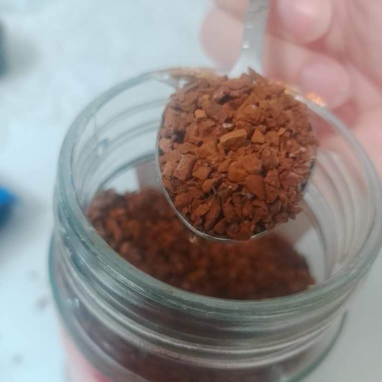 Küflenen Eduscho Instant Classic Kahve İçin Sağlık Endişesi Ve Değişim Talebi