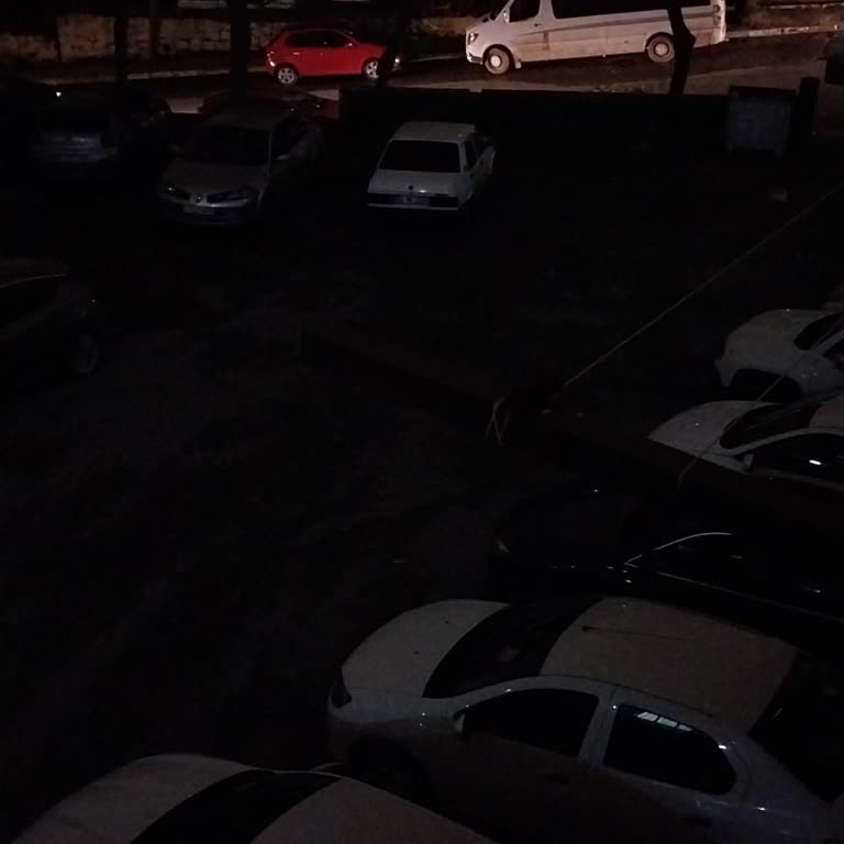 Düğmeciler Mahallesinde Arızalı Sokak Lambaları Güvenliği Tehlikeye Atıyor