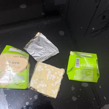 Ülker Antep Fıstıklı Beyaz Çikolata’da Beyaz Lekeler Ve Kötü Koku Nedeniyle Para İadesi Talebi