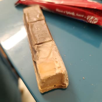 Edirne BİM Mağazasından Alınan Kitkat Çikolatasının Kötü Koku Ve Tat Bozukluğu