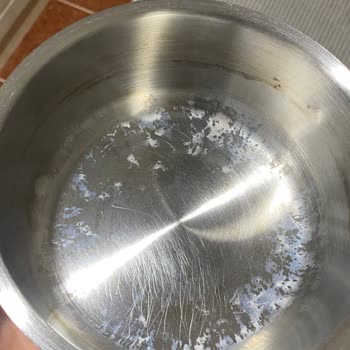 Arçelik Solo Bulaşık Makinesinde Sürekli Su Lekeleri Ve Yetersiz Servis Nedeniyle Değişim Talebi