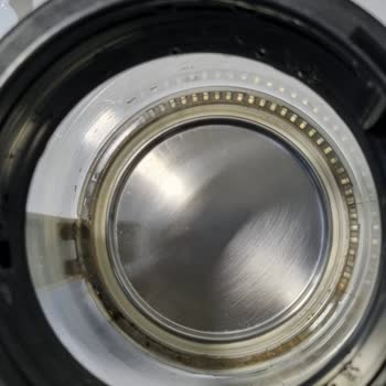 Arçelik Çay Makinesinin Cam Ve Silikon Arasındaki Bölümde Kireç Birikimi Hijyen Ve Sağlık Endişesi