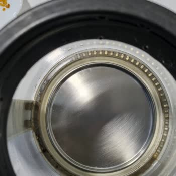 Arçelik Çay Makinesinin Cam Ve Silikon Arasındaki Bölümde Kireç Birikimi Hijyen Ve Sağlık Endişesi