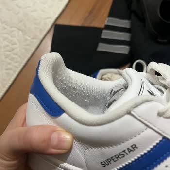 Sadece Üç Kez Kullanılan Adidas Superstar’da Topuk Pamuklanması Ve Yırtılma Riski