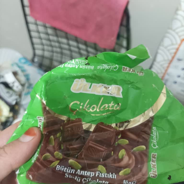 Ülker Kare Fıstıklı Çikolatada Kıl Çıktı Sağlık Ve Hijyen Sorunu