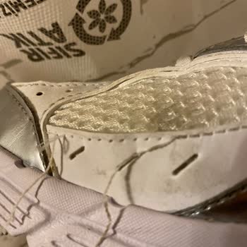 Nike Ayakkabısının Dikişleri 1 Hafta İçinde Sökülerek Ürünün Ayıplı Olduğu Göz Ardı Edildi