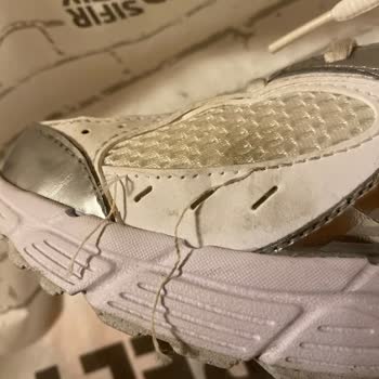 Nike Ayakkabısının Dikişleri 1 Hafta İçinde Sökülerek Ürünün Ayıplı Olduğu Göz Ardı Edildi