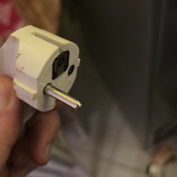 Arçelik Buzdolabımda Tekrarlayan Motor Arızası Ve Servis Hasarı