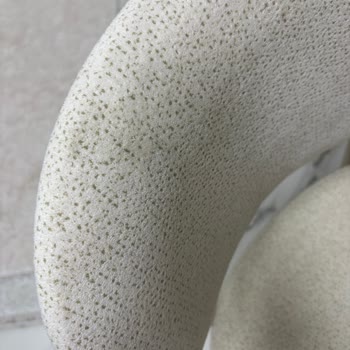 Kırılan Sandalyeler Ve Kirli Teslimat Nedeniyle Yeniden Değişim Talebi