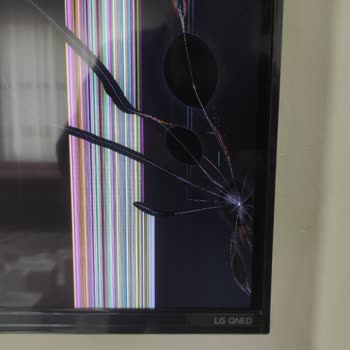 Kırık TV Teslimatı Ve Değişim Reddine Karşı İade Talebi