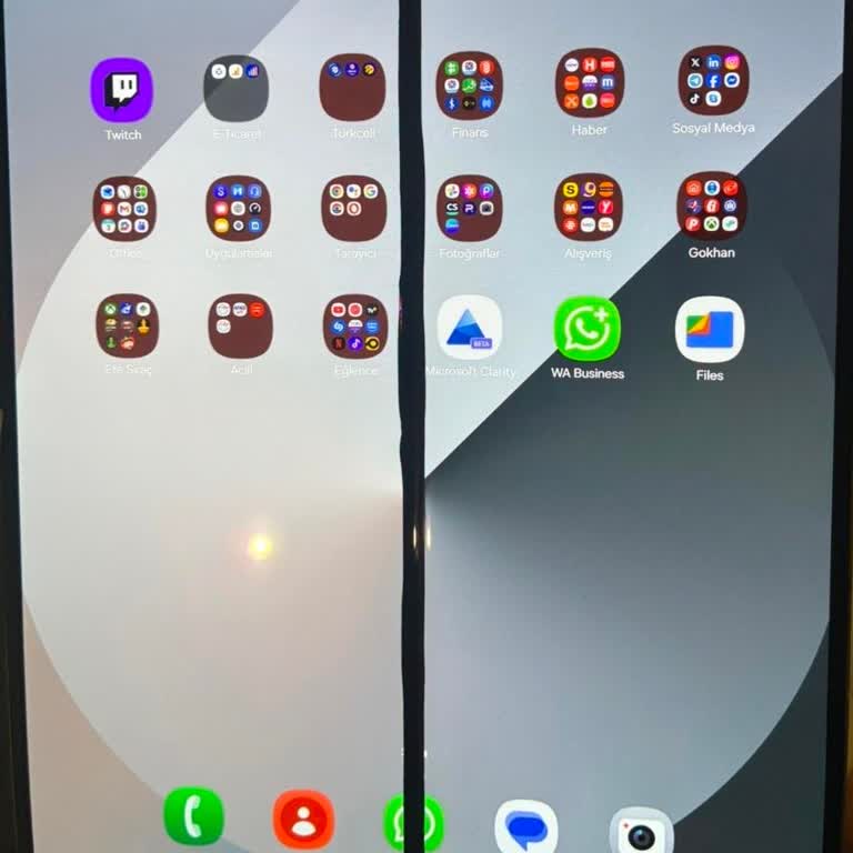 Garanti Kapsamında Samsung Z Fold6 Ekran Ortasındaki Siyah Bant Sorunu Ve Hızlı Çözüm Talebi