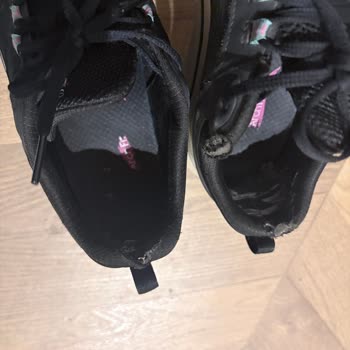 Kısa Sürede Yırtılan Skechers Ayakkabımın Garanti Reddi