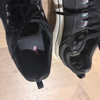 Kısa Sürede Yırtılan Skechers Ayakkabımın Garanti Reddi