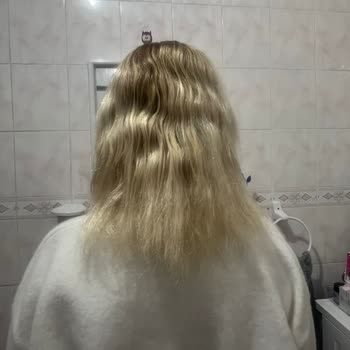 Dyson Airstrait Düzleştirici Boyalı Saçlarıma Ağır Hasar Verdi